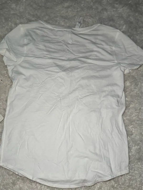 Lululemon Love Tee - Image 4