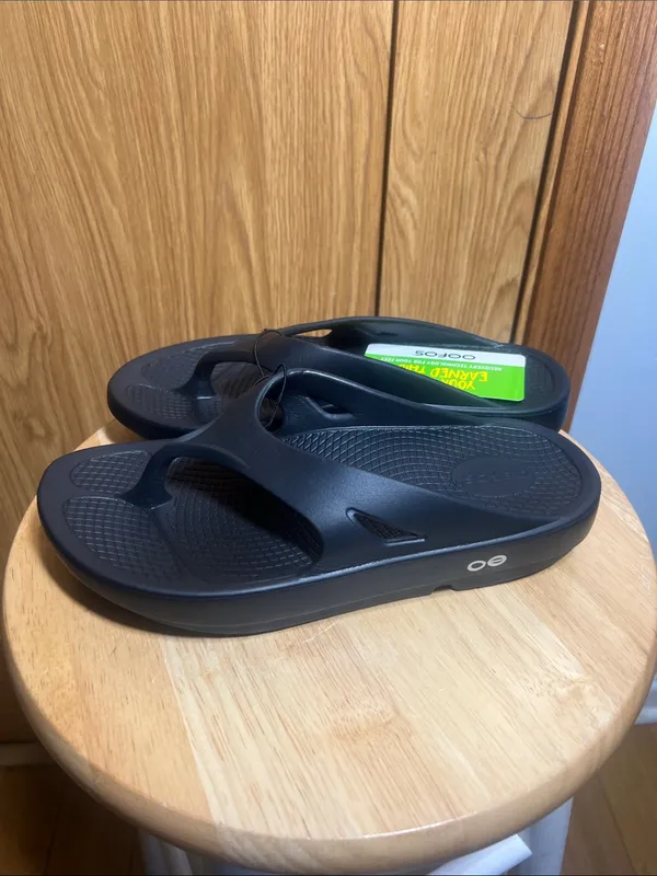 OOFOS Black Women's Sandals Size 7 - Image 2