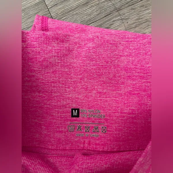 Nwot Hot Pink Sport Yoga Set Top And Leggings M - Image 7