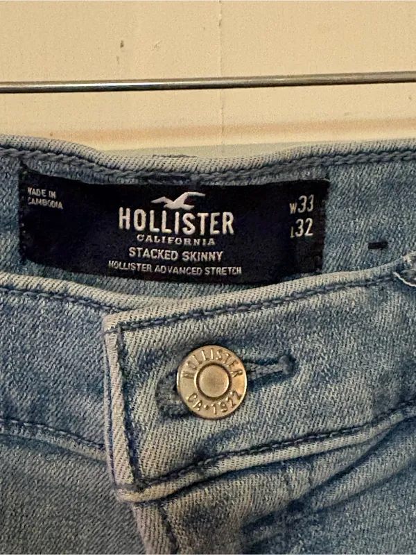 Hollister Light Blue Distressed Skinny Jeans for Women - Image 3