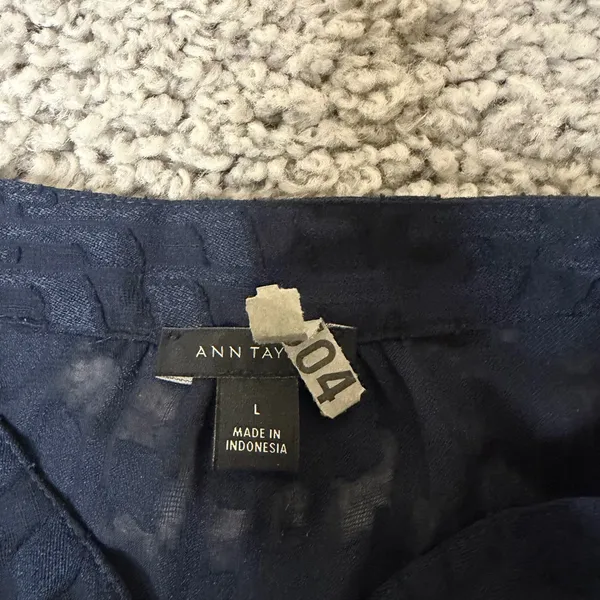 Ann Taylor Navy Blue Sleeveless Blouse Geometric Jacquard Ruffle Neck Top Large - Image 5