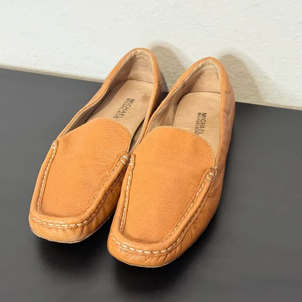 Michael Kors Driving Loafers Womens 5.5 Tan Leather Moc Toe Slip On Shoes - Image 12
