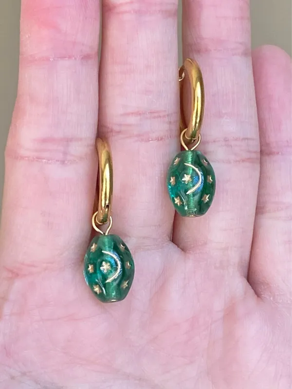 Handmade boho vintage fairy whimsical style quality Czech glass moon/star hoop earrings🌝🌠💚⭐️ - Image 5