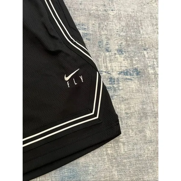 Nike Black White Dri-FIT Swoosh Fly Women's Basketball Shorts Small - Image 3