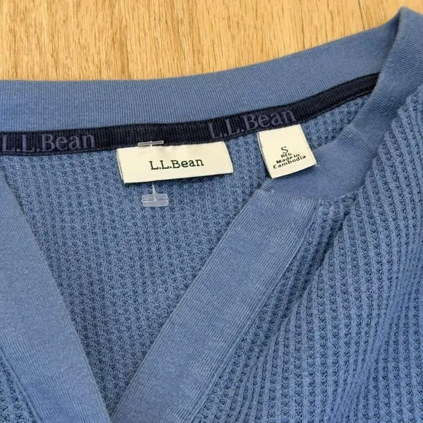 L.L.Bean waffle knit top Women's size small Blue - Image 2