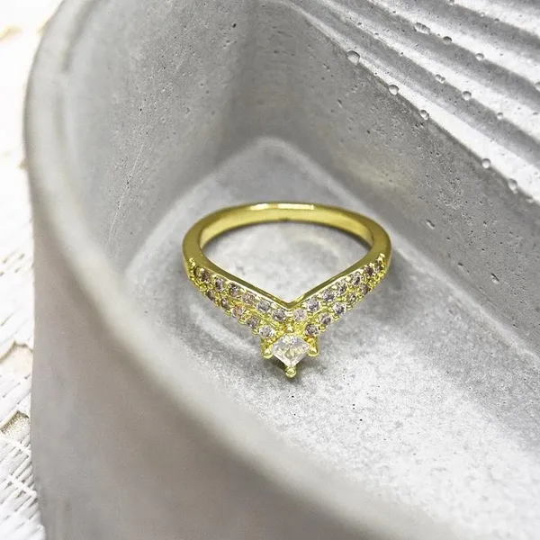 Regal Gold Chevron Ring - Image 3