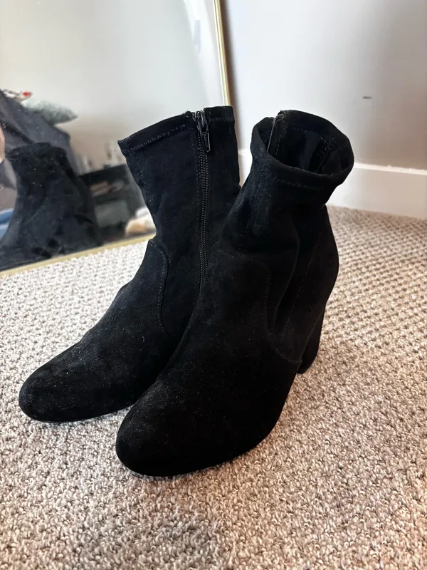 Black suede heel boots Size 7 - Image 2