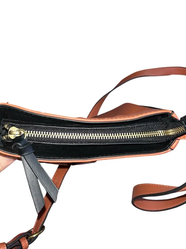 Universal Threads Tan & Black Woven Crossbody Bag | Like New | Adjustable Strap - Image 5