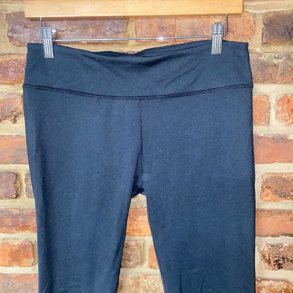 Fabletics Black Define Mid-Rise 7/8 Activewear Leggings Women's Size Medium - Image 3
