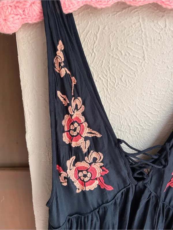 Free People Intimately Aida slip dress Vneck navy pink floral embroidered Small - Image 5