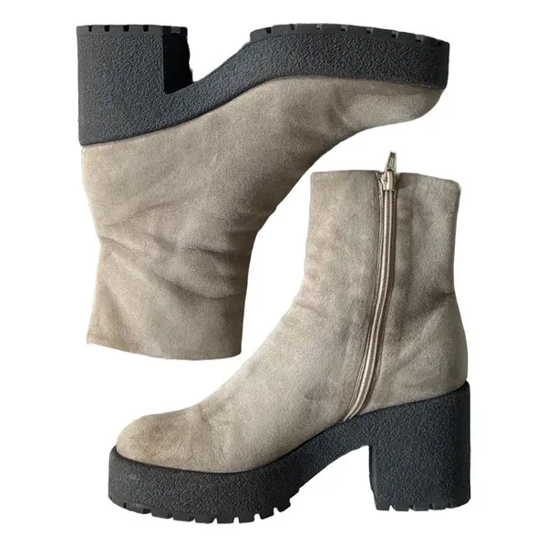 Charles David Taupe Suede Platform Ankle Boots Made in Italy Lug‎ Sole Size 39 - Image 4