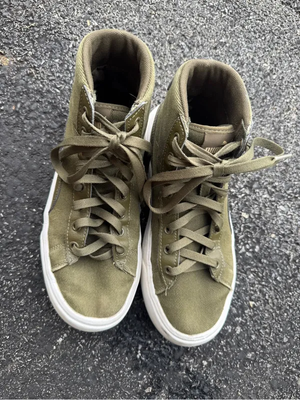 Puma Women’s Size 8 Olive Green High Top Platform Sneakers - Image 3