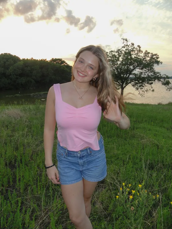 pink top - Image 2