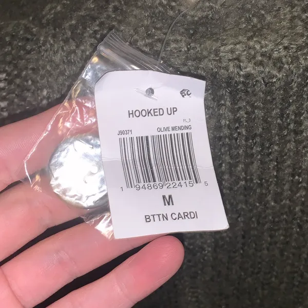 NWT Hooked Up by IOT Juniors Cable-Knit Button-Front Sweater Green - Image 8