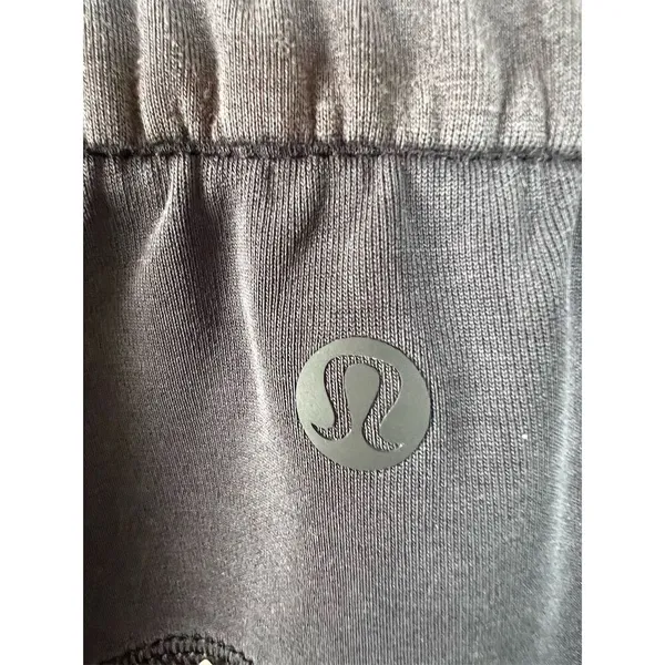 Lululemon Women's Size 4 Black High rise Softstreme straight leg crop - Image 3
