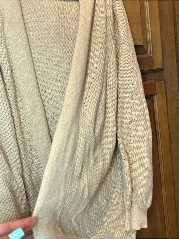 Universal Threads 🌸 Tan Ivory Heather
Medium Knit Open Front Slouchy Side Seam Poc - Image 9