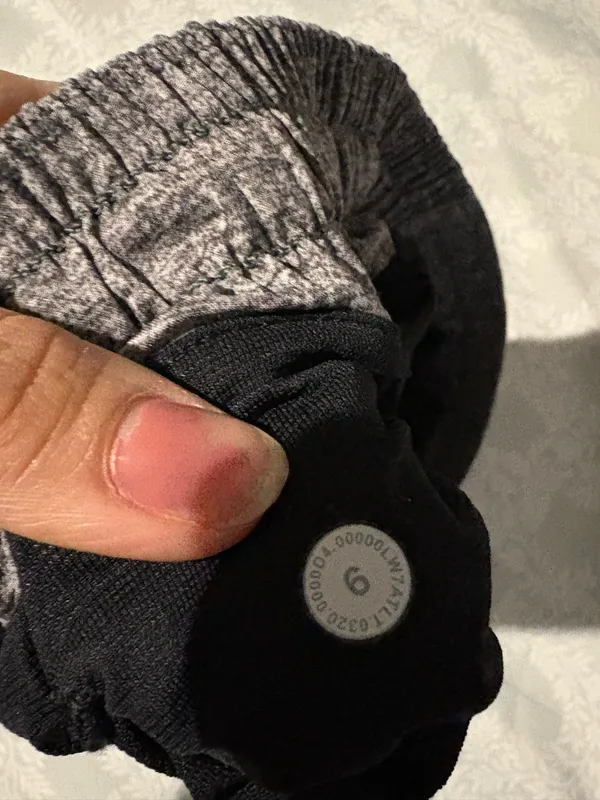 Lululemon Hotty Hot High-Rise Lined Short 6 - Image 5