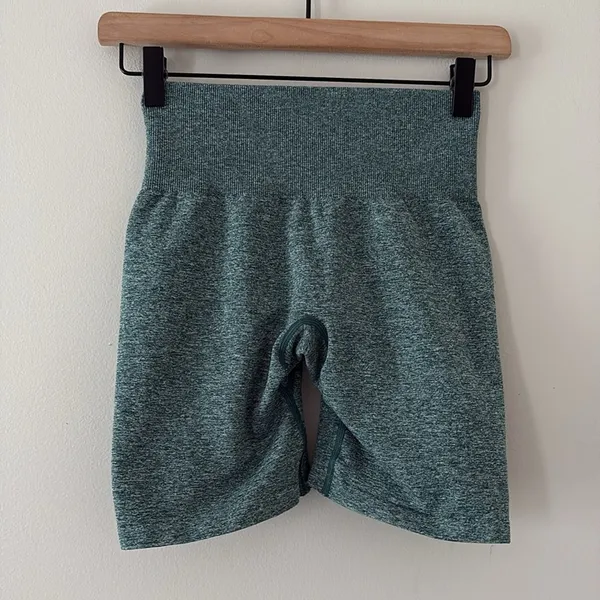 NVGTN Seamless Biker Shorts High Rise 6” Green Size XS‎ - Image 4