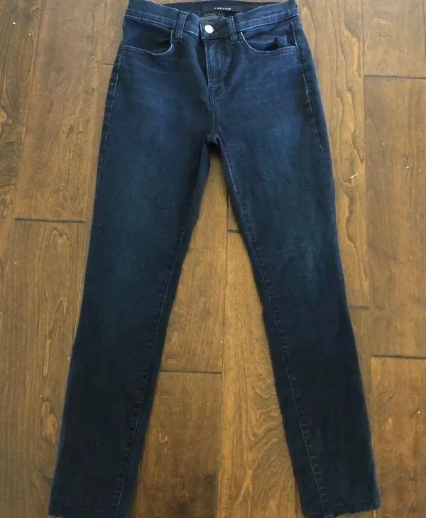 Dark Wash Skinny Jeans Size 25 - Image 2