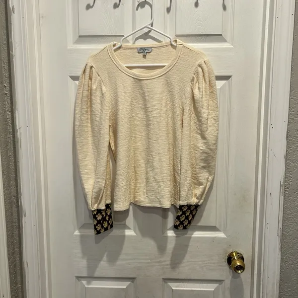 Polagram Cream Textured Puff Sleeve Top with Floral Contrast Cuffs M Cottagecore - Image 2