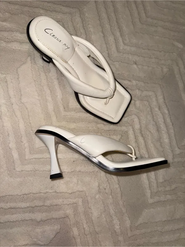 New! Sam edelman Women white sandals. Size 5 - Image 5