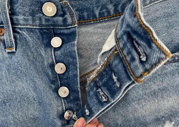 Levi’s high rise Jean shorts - Image 3