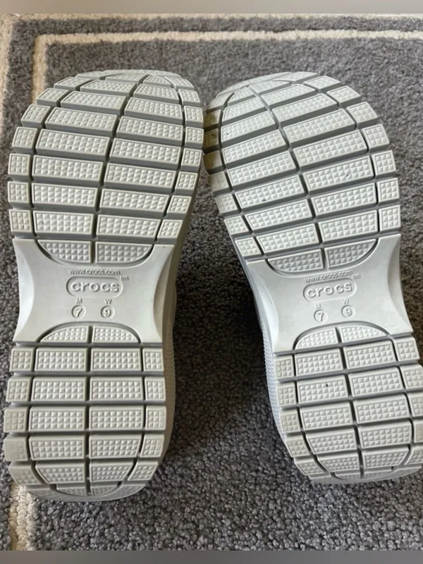 The MOST COMFY CROCS Platform Sandals ever ❗️ - Image 3