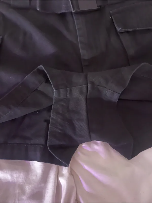 Aritzia TNA 3” Black Cargo Shorts with Utility Belt - Image 4