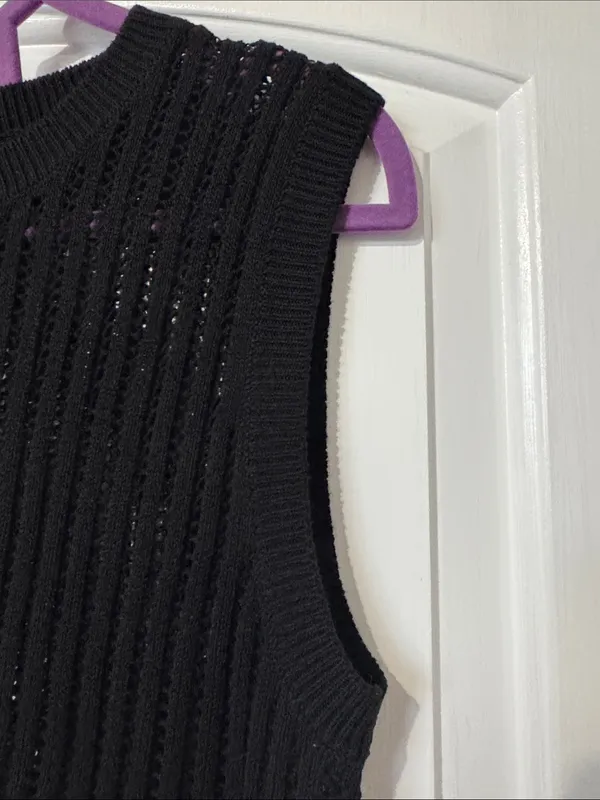 Uniqlo Black Sleeveless Knit Tank Top - Image 7