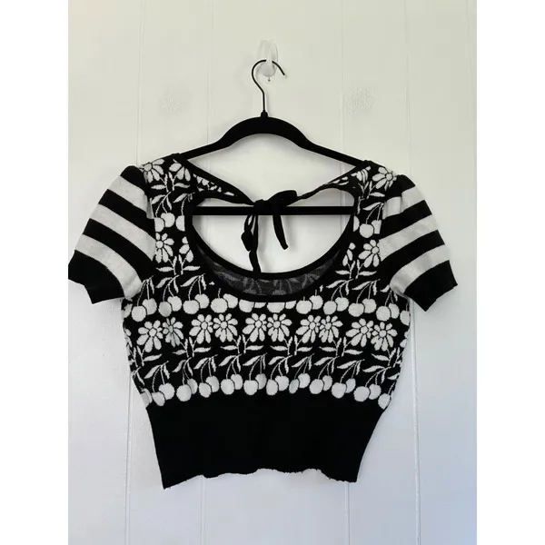 Maeve Anthropologie Black White Cherry Floral Knit Crop Top Bow Back Small - Image 2