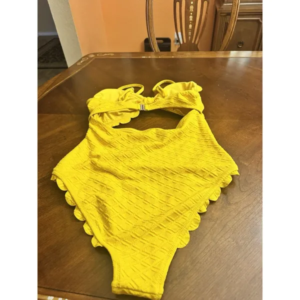 🧷 CUPSHE WOMEN'S ONE PIECE SWIMSUIT CUTOUT SCALLOP TRIM, XL, Yellow🆕 - Image 8