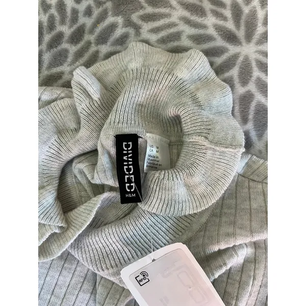 H&M Grey‎ Ribbed Mock Neck Sweater Medium Long Sleeve Ruffle Girlhood Office Neutral - Image 2