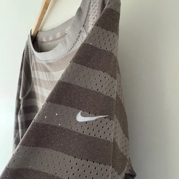 Nike‎ Dri-Fit Long Sleeve Mesh Striped Gray Top - Image 4