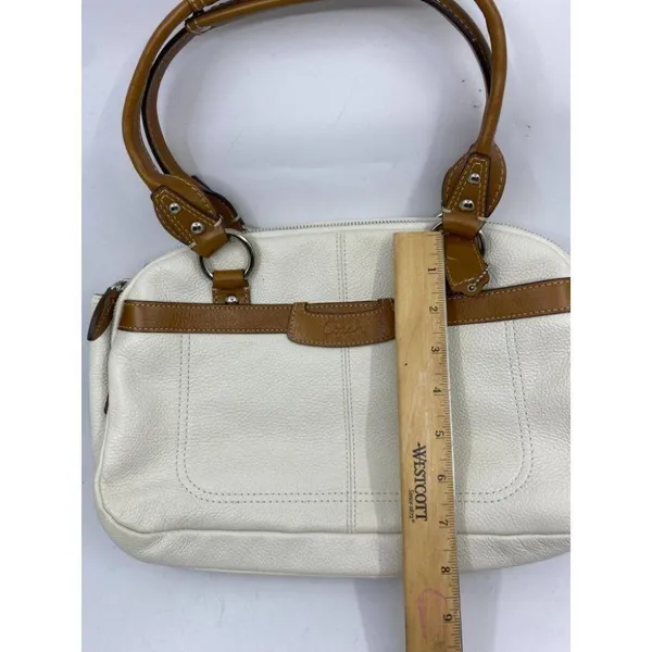 Coach Leather Medium Size White Brown Shoulder Bag - Image 4