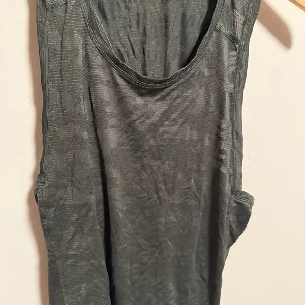 Lululemon Run For Days Tank Deep Camo- Size Small - Image 7