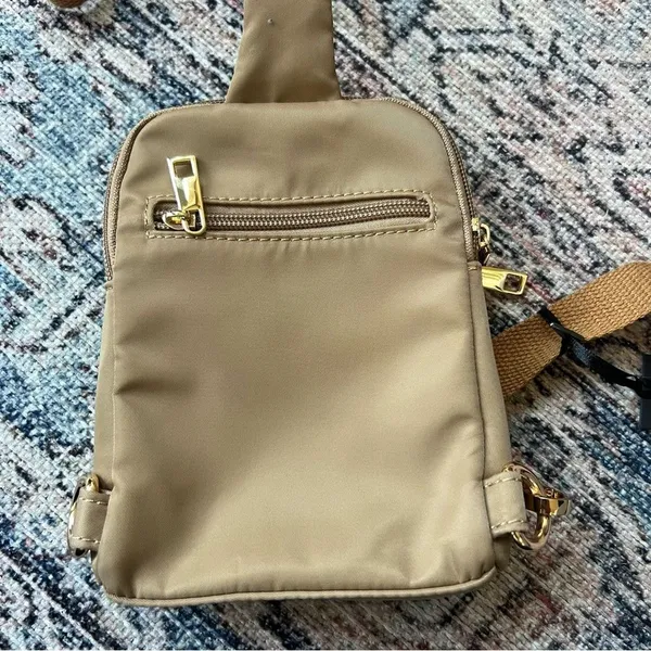NWT SUGU Milan New York Los Angeles Sling Tan Crossbody Bag Unisex Chest Bag - Image 4