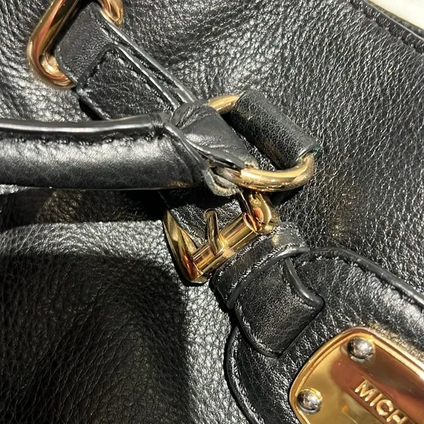 MICHAEL KORS Tumbled Black Leather Crossbody‎ Satchel Gold Hardware A27 - Image 16