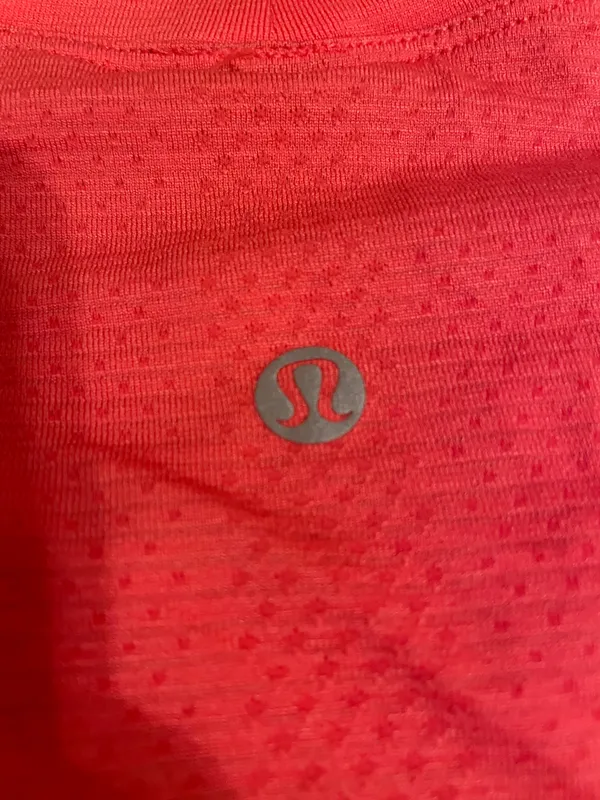 Lululemon Swiftly Tech Short Sleeve Lip Gloss - Image 2
