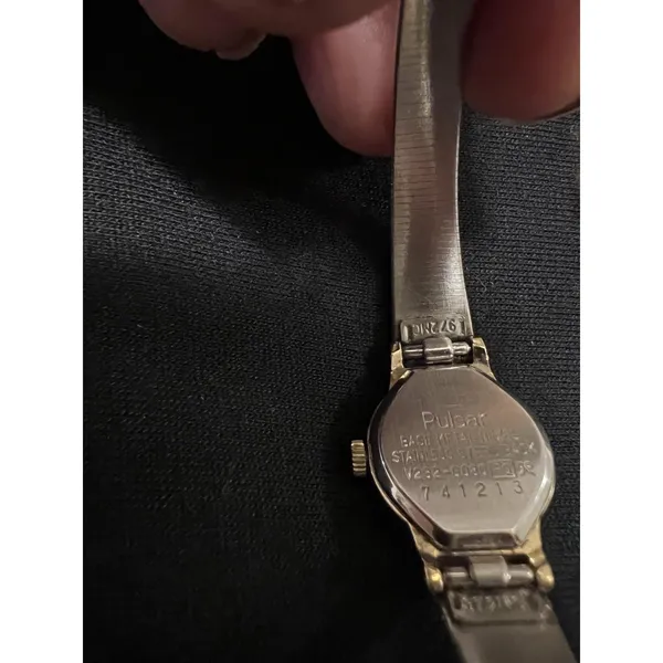 Vintage Gold Tone Ladies Pulsar Round Dainty Thin Watch Minimalist Elegant Chic - Image 6