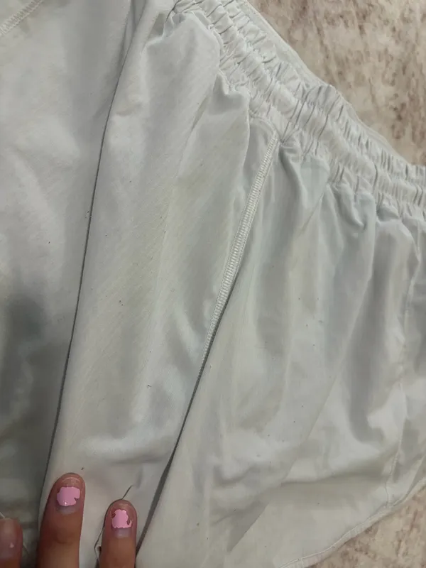 Lululemon Shorts Hotty Hot 2.5" - Image 3
