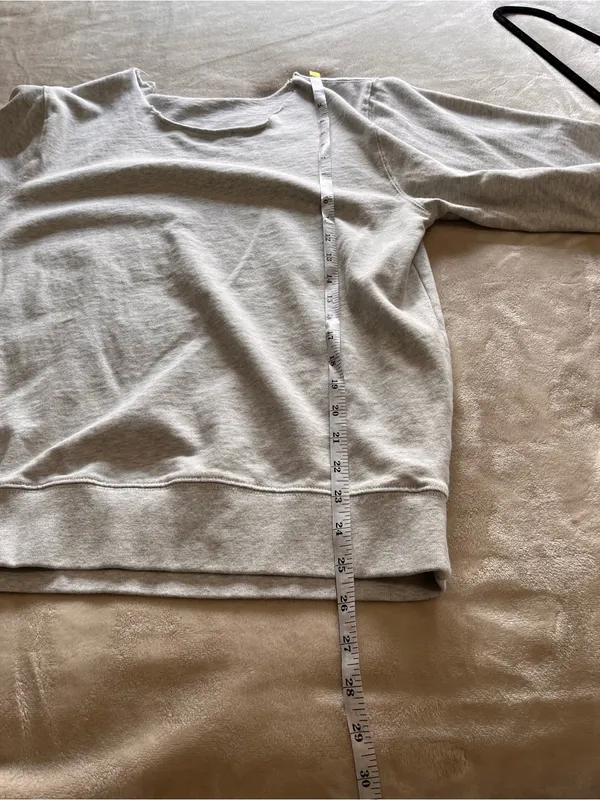 BRANDY MELVILLE Off Shoulder Pullover Gray Sweatshirt Women’s One Size EUC - Image 6