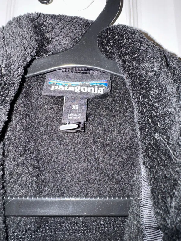 Patagonia Women’s Los Gatos Black High-Pile Fleece Vest Size XS - Image 3