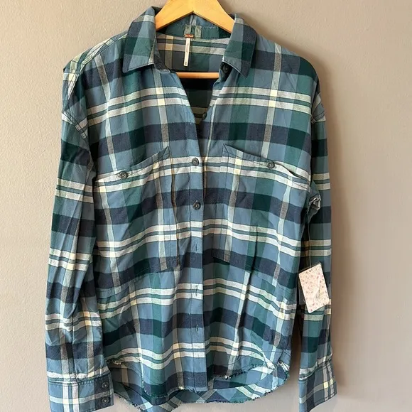 Free People | Loveland Plaid‎ Frayed Hem Shirt *NWT xs - Image 3