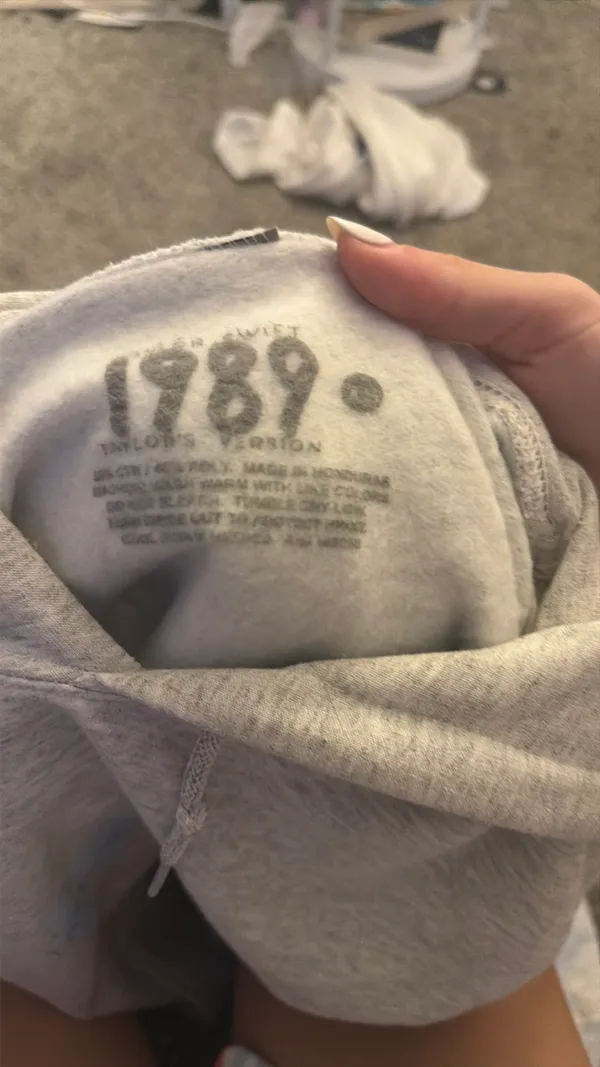 Taylor Swift 1989 Sweatshirt - Image 3