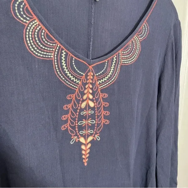 KORI AMERICA Navy Embroidered Boho sleeves top | size large - Image 5