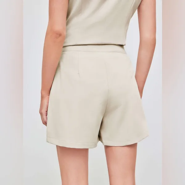 NWOT Cider Woven Mid Rise Solid Pocket Shorts Beige | TAGS CUT OUT SEE NOTES - Image 3