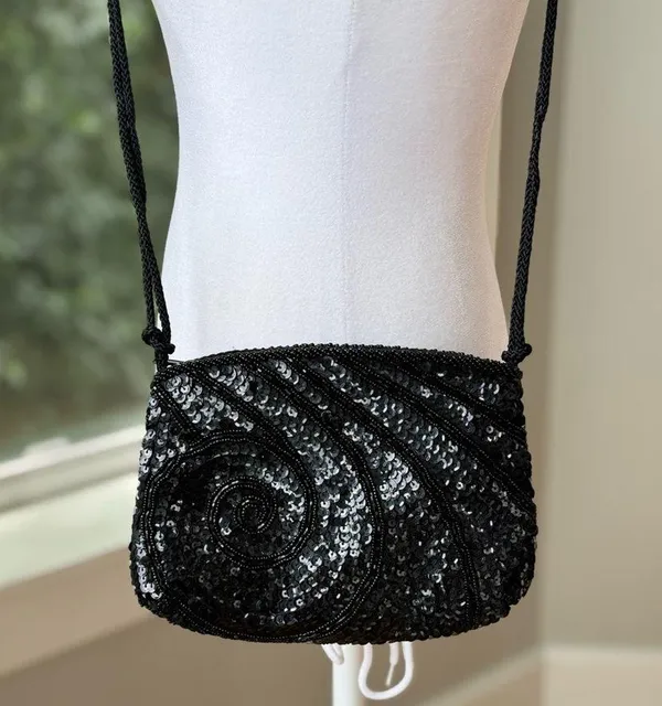 Vintage 70s LaRegale Hand Made Black Beaded Sequin Formal Dressy Going Out Purse - Image 10