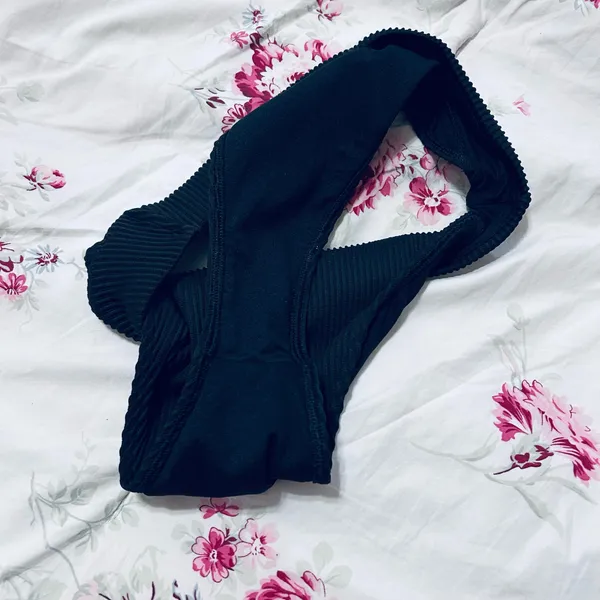 NWOT Hollister Black Bikini Bottom - Image 4