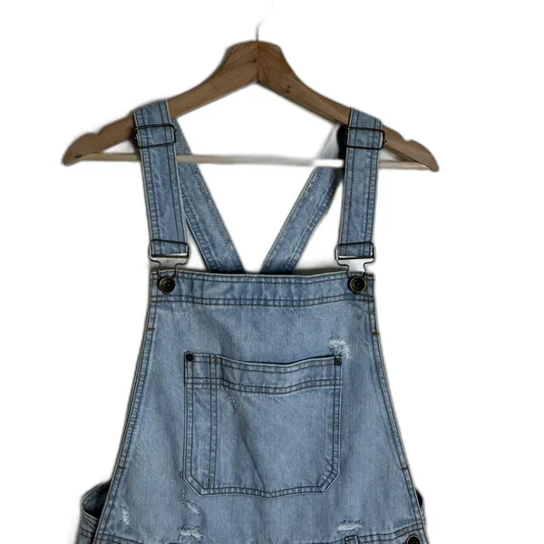 BDG Shortall Overalls Womens 30W Light Wash Denim Distressed‎ Raw Hem Shorts - Image 2