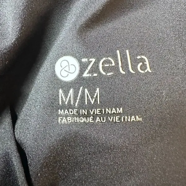 ZELLA Jewel Strappy Back Workout Tank Built In Bra Size Medium - Image 4